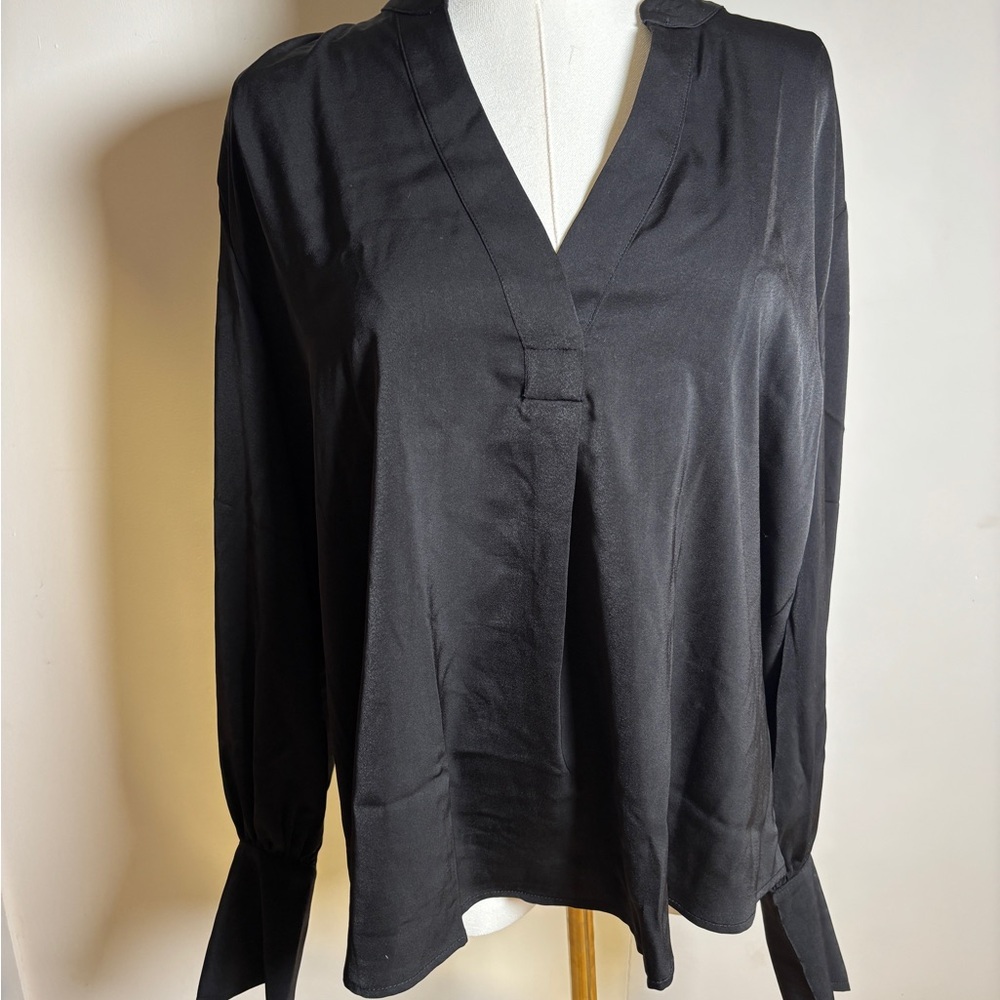 Elegant Black Banana Republic Women's Work Blouse Top